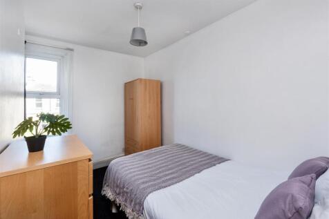 12 St Peters Terrace-12.jpg