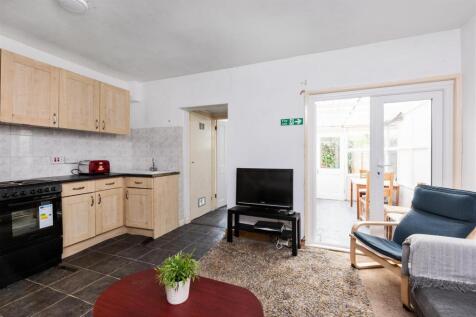 7 Clarence Place-2.jpg