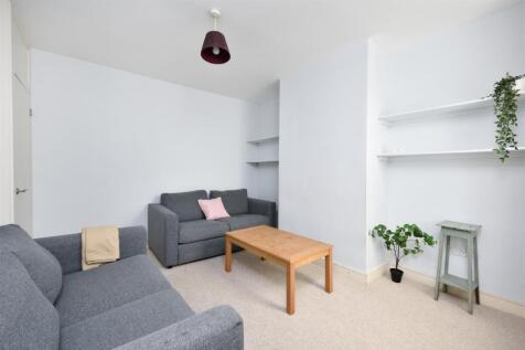 27 Cynthia Road-2.jpg