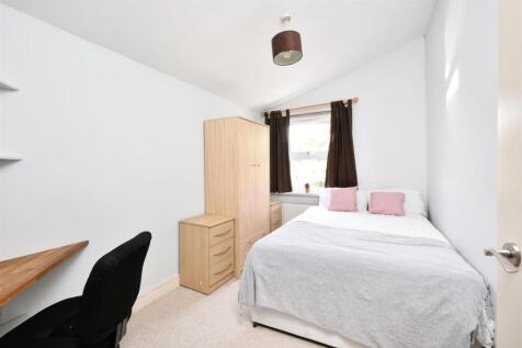 27 Cynthia Road-8.jpg