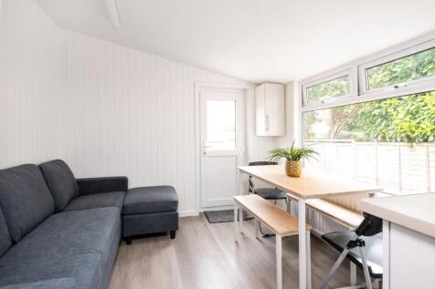 8 Canterbury Road, Bath-3.jpg