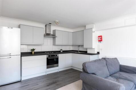 4 Albany Court-5.jpg