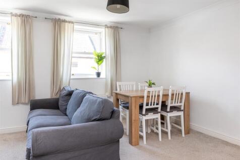 4 Albany Court-4.jpg