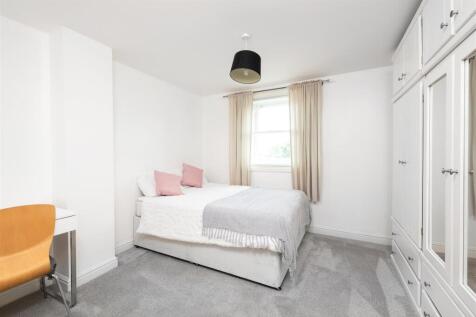 4 Albany Court-10.jpg