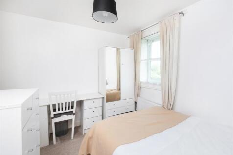 4 Albany Court-13.jpg