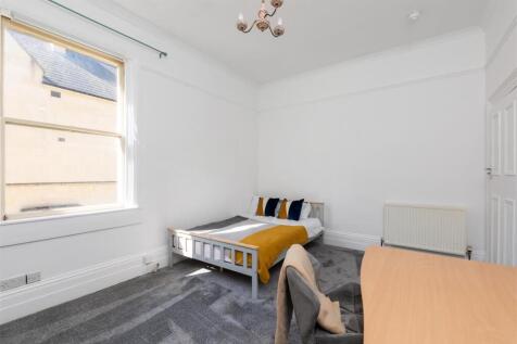 Upper Maisonette, 4 Lime Grove-4.jpg