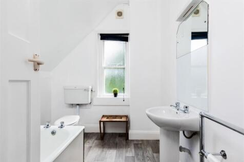 Upper Maisonette, 4 Lime Grove-18.jpg