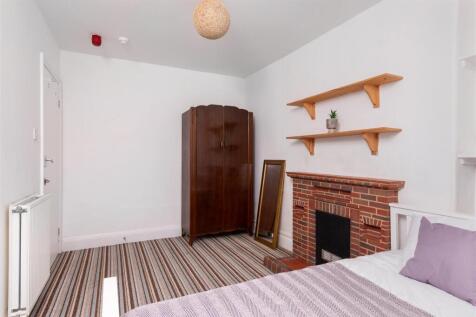 Lower Maisonette, 4 Lime Grove-3.jpg