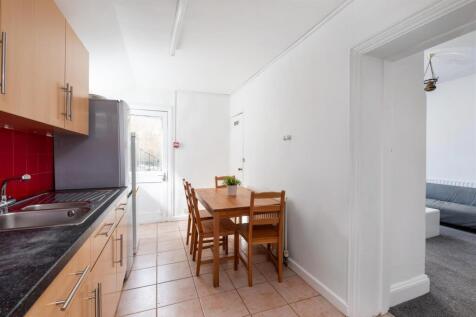 Lower Maisonette, 4 Lime Grove-11.jpg