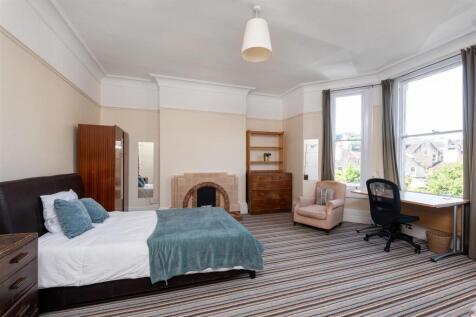 Lower Maisonette, 4 Lime Grove-14.jpg