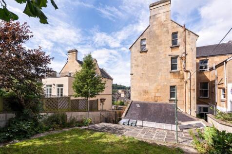 Upper Maisonette, 4 Lime Grove-21.jpg