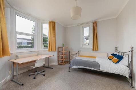 8 Livingstone Terrace-9_2023.jpg