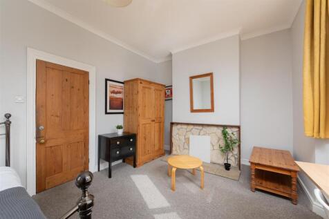 8 Livingstone Terrace-10_2023.jpg