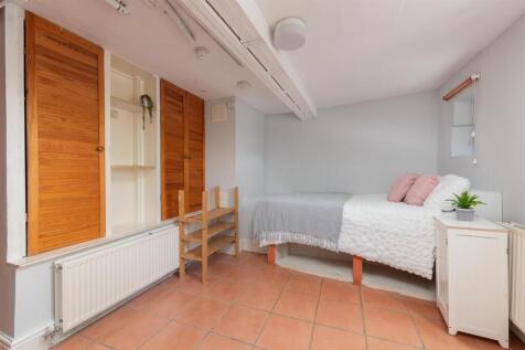 8 Livingstone Terrace-8_2023.jpg