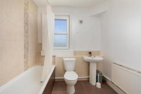 8 Livingstone Terrace-15_2023.jpg