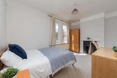 8 Livingstone Terrace-13_2023.jpg