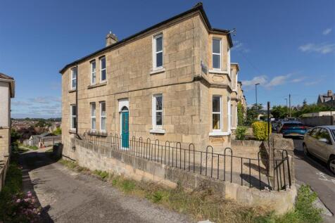 8 Livingstone Terrace-2_2023.jpg