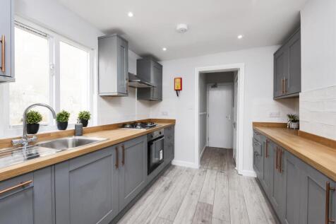 53 Lower Bristol Road, BA2 3BE-9.jpg