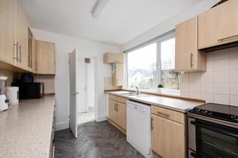 42 Faulkland Road-5.jpg