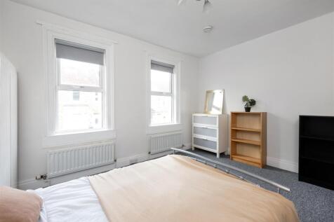 42 Faulkland Road-12.jpg