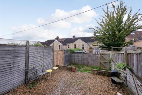 42 Faulkland Road-7.jpg