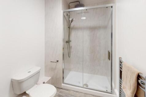 Flat-6-Piccadilly-Place-Shower-Room.jpg