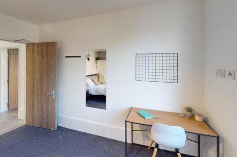 Flat-6-Piccadilly-Place-Bedroom-4 2.jpg