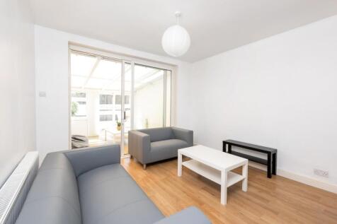 26 Lytton Gardens-10.jpg