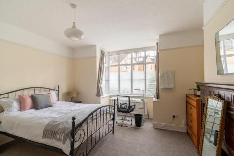 10 Canterbury Road-10.jpg