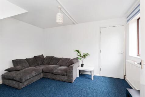 7 Twerton Farm Close-6.jpg