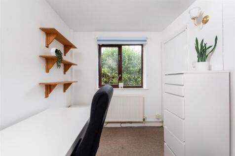 7 Twerton Farm Close-9.jpg