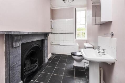 Flat 4, 6 Kensington Place, Bath, BA1 6AW-8.jpg
