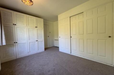 Bedroom 1 (2)