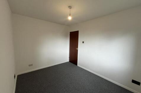 Bedroom 2 (2)