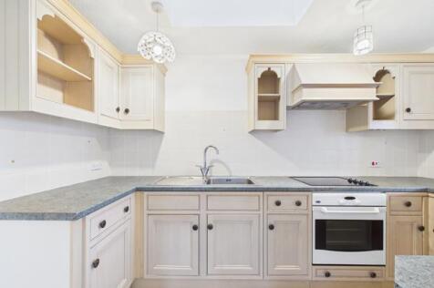 CAM01790G0-PR0290-STILL011