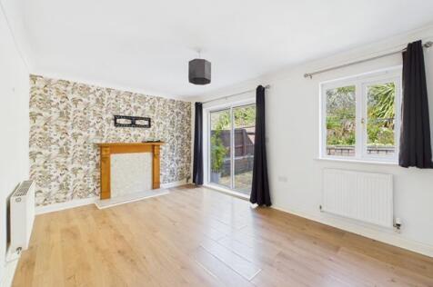 CAM01790G0-PR0172-STILL007