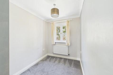 CAM01790G0-PR0172-STILL001