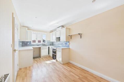 CAM01790G0-PR0172-STILL011