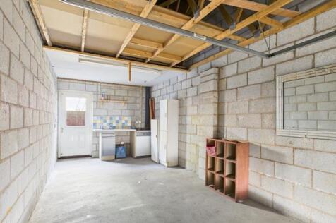 CAM01790G0-PR0172-STILL015