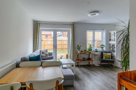 Lounge / Dining Room