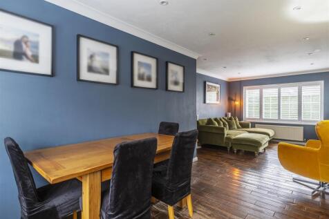 Lounge / Dining Room