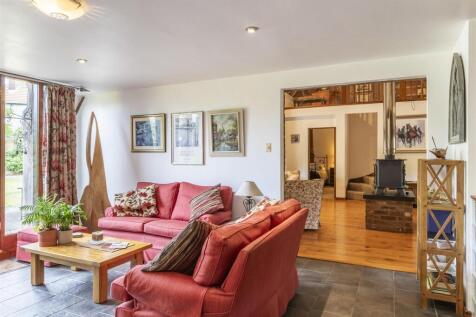 Sitting Room / Breakfast Room