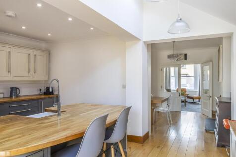 Breakfast Room / Kitchen