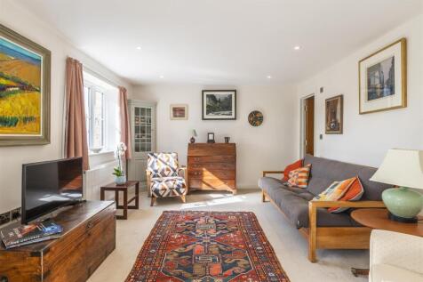 Bedroom 2 / Sitting Room