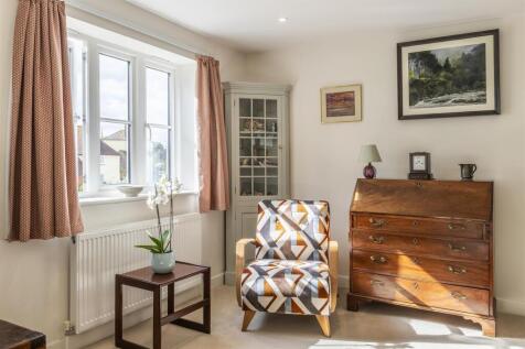 Bedroom 2 / Sitting Room