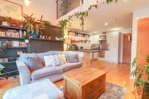 Open Plan Living Room and Kitchen