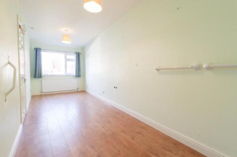 Ground floor bedroom/second reception room
