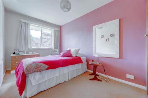 9. Bedroom.jpg