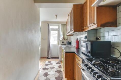 7 Lathkill Close WM-1.jpg