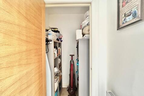 Cloakroom/wc